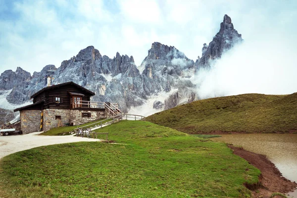 Rifugio Alta Las Montañas Dolomitas Italia —  Fotos de Stock