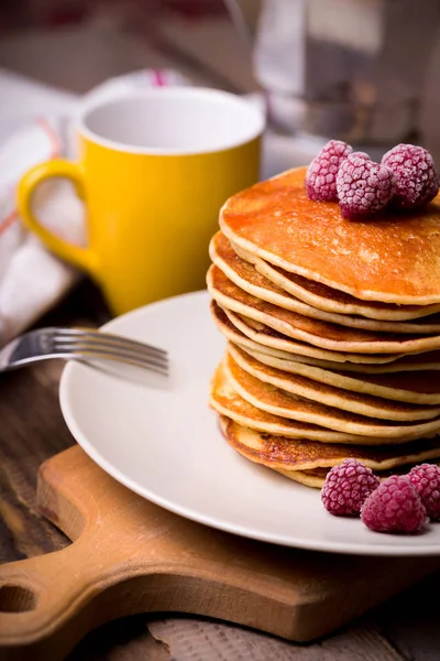 Kahvaltı Ekşi Krema Raspberrie Ile Lezzetli Amerikan Punkcakes — Stok fotoğraf