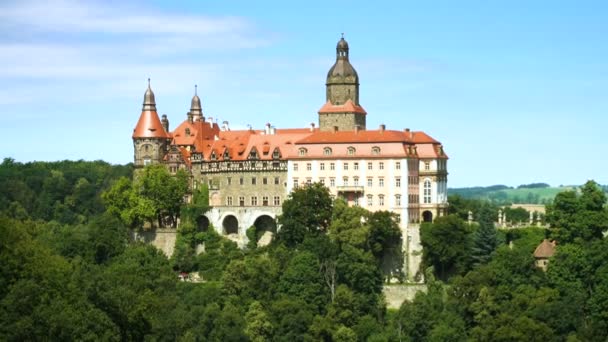 Walbrzych Polónia Julho 2017 Vista Castelo Zamek Ksiaz Uma Colina — Vídeo de Stock