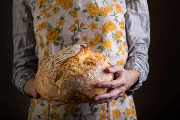 Girl Baker Holding Fresh White Brea — Stock Photo, Image