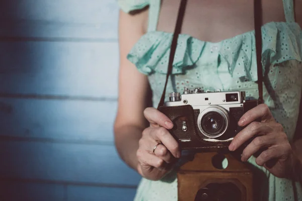 Girl Retro Camera Vintage — Stock Photo, Image