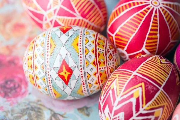 美丽的复活节彩蛋 Pysanka 乌克兰传统 — 图库照片