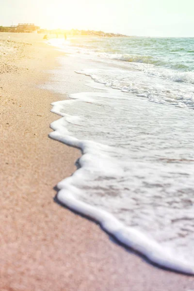 Счастливый Уикенд Моря Волны Песчаном Берегу Украинский Пейзаж Азовского Моря — стоковое фото
