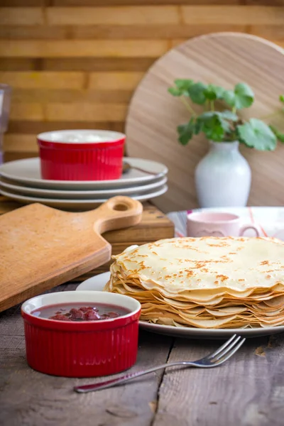 Maslenitsa Pancake Hafta Yemeğin Tam Rus Geleneği Krep Ekşi Krema — Stok fotoğraf