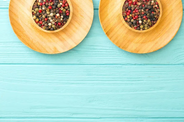 Kruiden Specerijen Mix Van Paprika Houten Platen Een Blauwe Pagina — Stockfoto