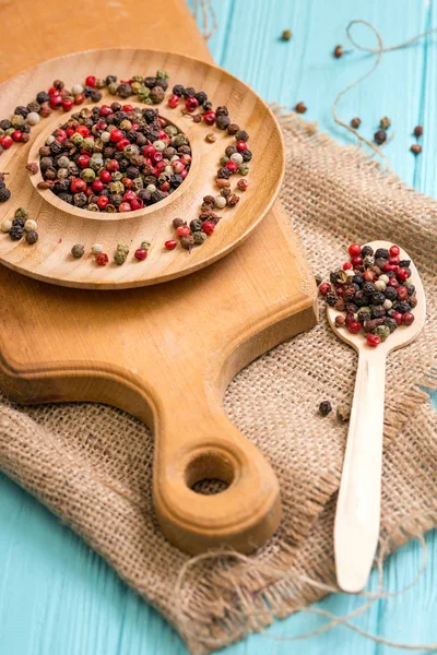 Kruiden Specerijen Mix Van Paprika Houten Platen Lepel Een Blauwe — Stockfoto