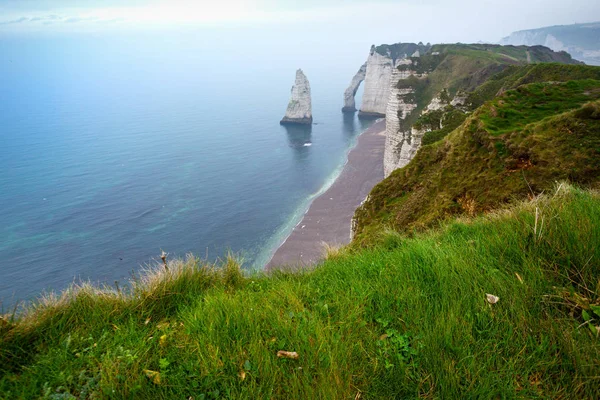 Belas Paisagens Penhasco Etretat Dia Nublado França — Fotografia de Stock