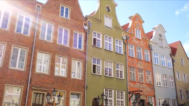 Linha Belas Fachadas Edifícios Coloridos Cidade Velha Gdansk Polônia — Vídeo de Stock