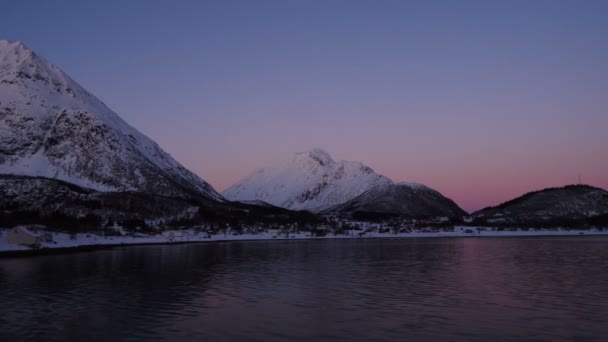 Invierno Vista Panorámica Las Montañas Noche Fiordo Bastante Norte Noruega — Vídeos de Stock