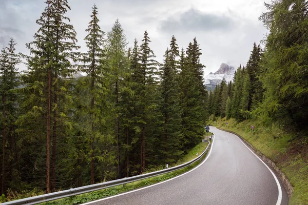 Strada di montagna — Foto Stock