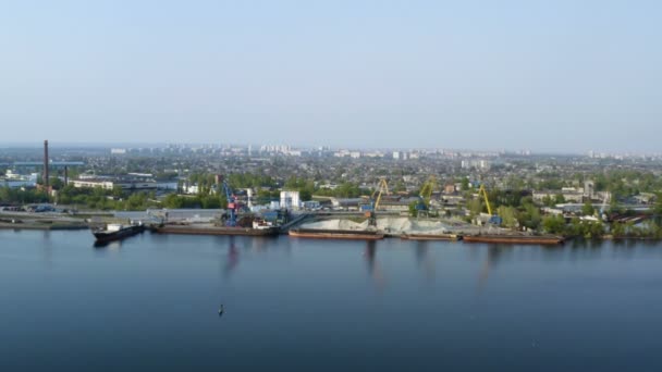 Grues Portuaires Zone Industrielle Sur Une Rive Rivière — Video