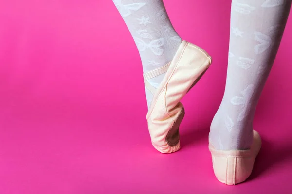 Küçük balerin bacakları — Stok fotoğraf
