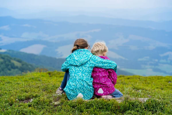 Le due ragazze turistiche — Foto Stock