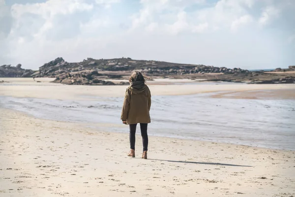 Girl and the Sea — Stock Photo, Image