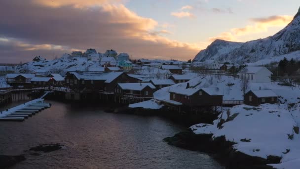 Abend Ansicht Der Berühmten Traditionellen Bunten Hölzernen Fischerhäuser Rorbu Der — Stockvideo