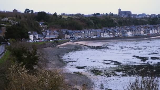Atlantik Okyanusu Kıyısında Yer Alan Cancale Kasabasının Panoramik Manzarası Brittany — Stok video