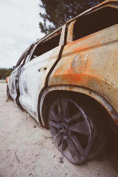 Samochód po pożarze — Zdjęcie stockowe