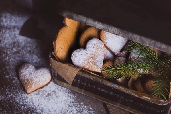 Biscuits au gingembre sous forme de cœurs — Photo