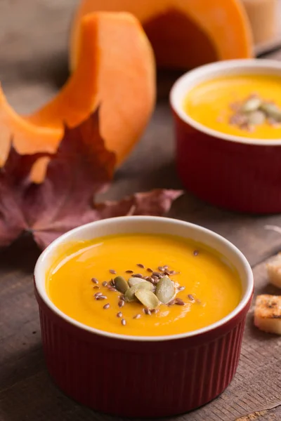 Heerlijke en gezonde Pompoensoep crème — Stockfoto