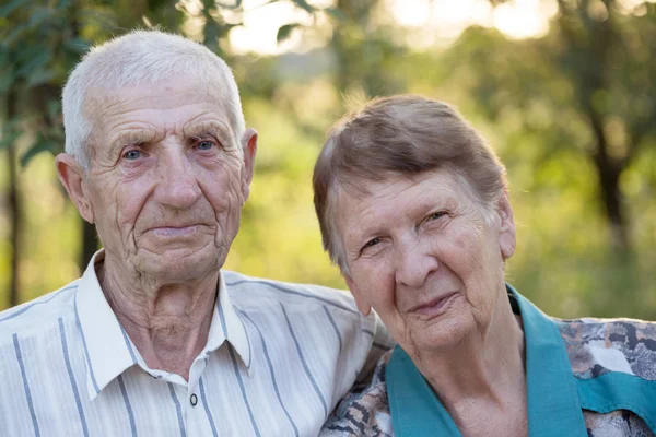 Портрет бабушки и дедушки — стоковое фото