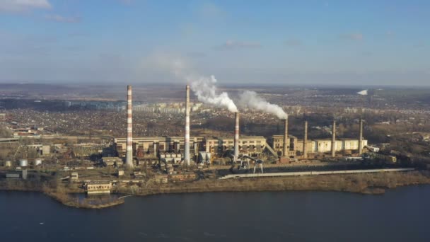 Fumaça Das Tubulações Usina Elétrica Margem Rio — Vídeo de Stock