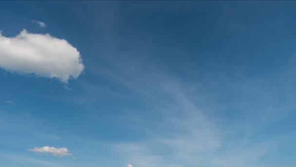 青空タイムラプスの白い雲 — ストック動画