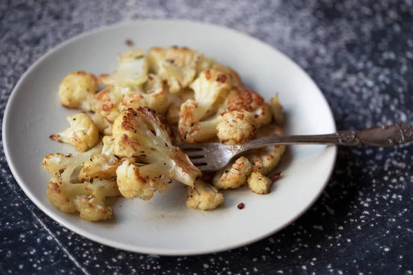 Печёная Цветная Капуста Деревянным Столом Французская Кухня — стоковое фото