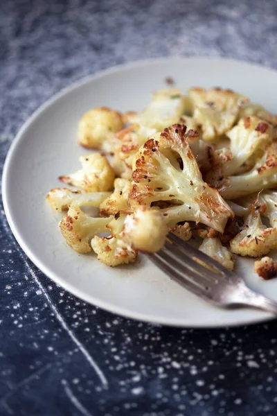 Печёная Цветная Капуста Деревянным Столом Французская Кухня — стоковое фото