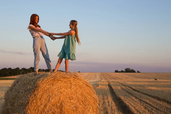 Happy Family Wheat Field Mother Daughter Posing Bales Sunset Time — Stock Photo, Image