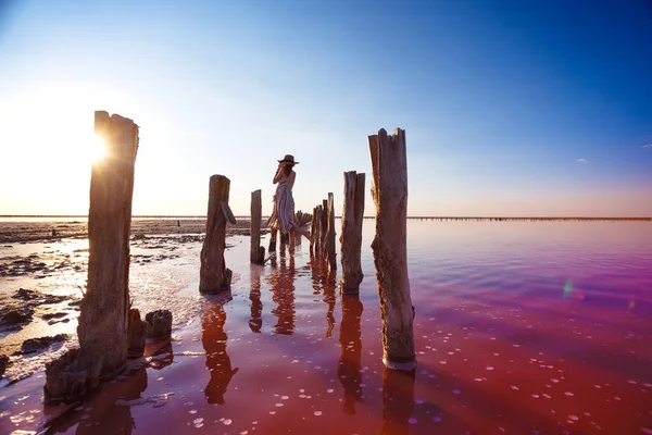 Girl Posing Sunset Famous Pink Salt Lake Reflection Lak — Stock Photo, Image