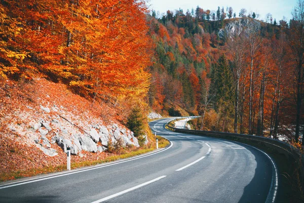 Hermoso Paisaje Camino Montaña Camino Las Montañas Austria Autum —  Fotos de Stock