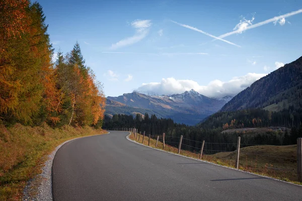 Hermoso Paisaje Camino Montaña Camino Las Montañas Austria Autum —  Fotos de Stock