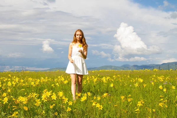 Girl White Dress Walking Wildflowers — Stock Photo, Image