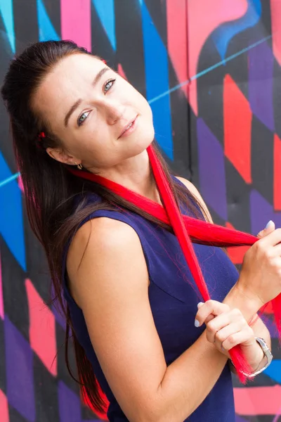 Menina Com Uma Fechadura Cabelo Vermelho — Fotografia de Stock