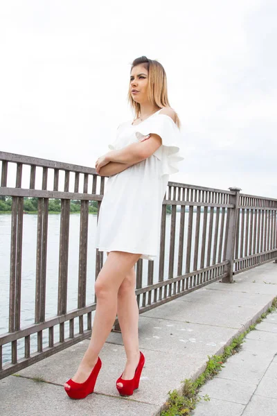 Girl Short White Dress Standing Embankment Fences — Stock Photo, Image