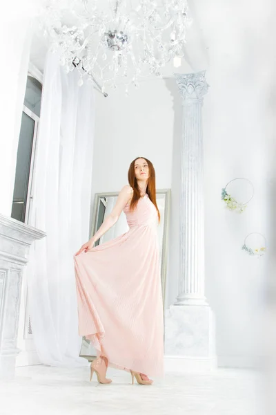 Girl Evening Dress Bright Room Column — Stock Photo, Image