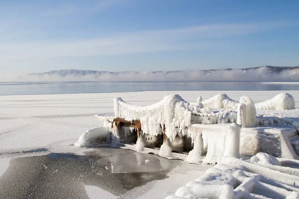 Снежный Берег Озера Байкал Селе Листвянка — стоковое фото