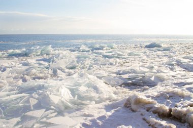 Deniz baykal buzda. Ocak ay