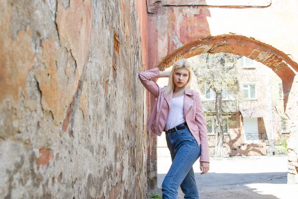 Young Girl Pink Leather Jacket — Stock Photo, Image