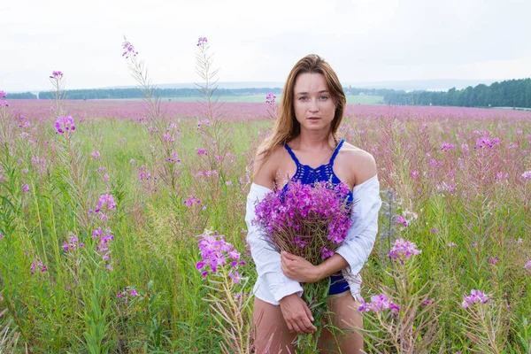 Girl Bouquet Wild Flowers — Stock Photo, Image