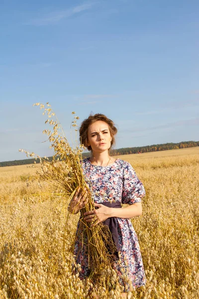Girl Stands Field Ears Hands — Stock Photo, Image