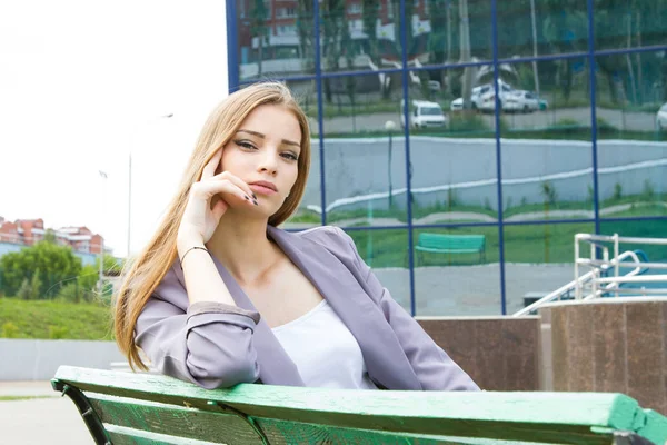 Girl Business Suit Sits Bench Office — Stock Photo, Image