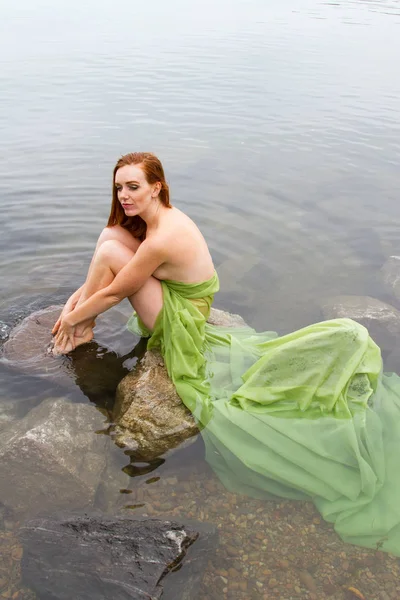 Naked Red Haired Girl Sitting Stone Water — ストック写真