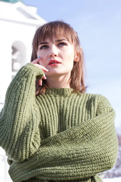 Beautiful Young Girl Green Sweater Background Clear Blue Sky — Stockfoto