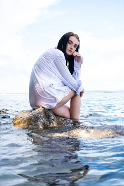 Girl White Mans Shirt Bathes Lake — Stock Photo, Image