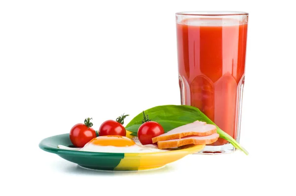 Tomaten Saft Spiegelei Schinken Und Ramson Blatt Isoliert Auf Weißem — Stockfoto