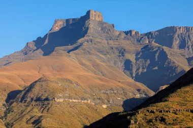 Yüksek tepe Drakensberg Dağları, Royal Natal National Park, Güney Afrika