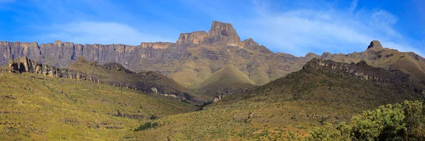 Panoramiczny widok na góry Drakensberg — Zdjęcie stockowe