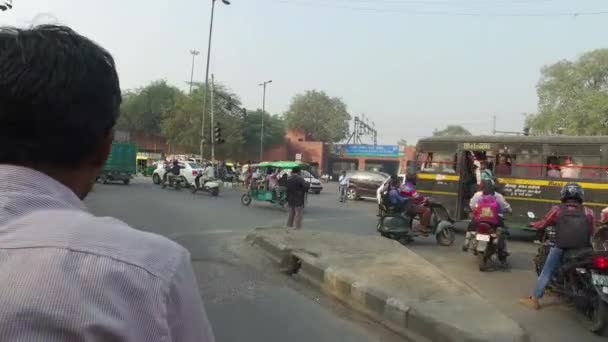 Delhi Indien November 2015 Fahrt Mit Einer Fahrrad Rikscha Überfüllten — Stockvideo