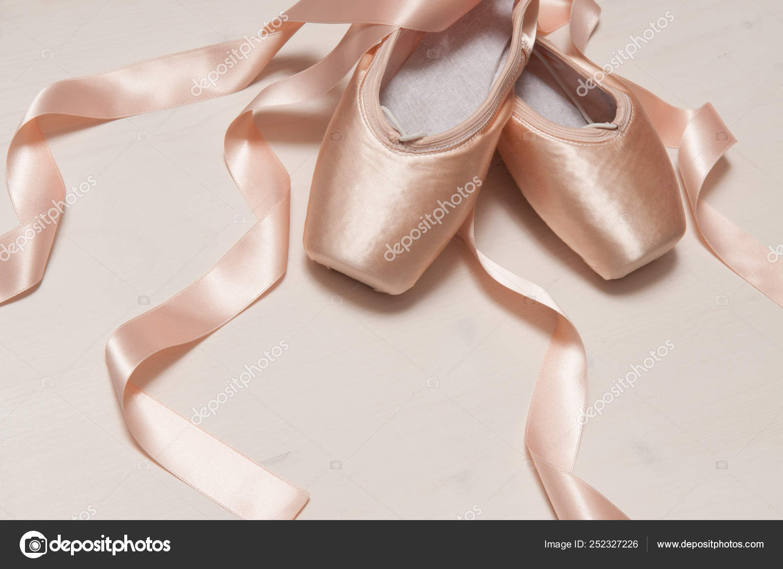 Satin Ballet Shoes Ribbons — Stock 